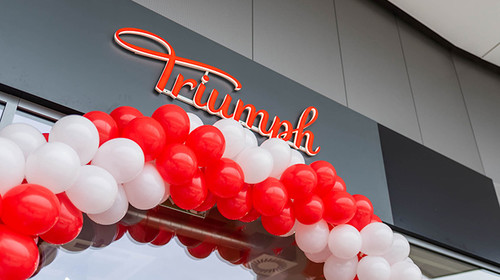 Otevření prodejny Triumph