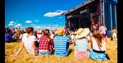 Outleťte na festivaly